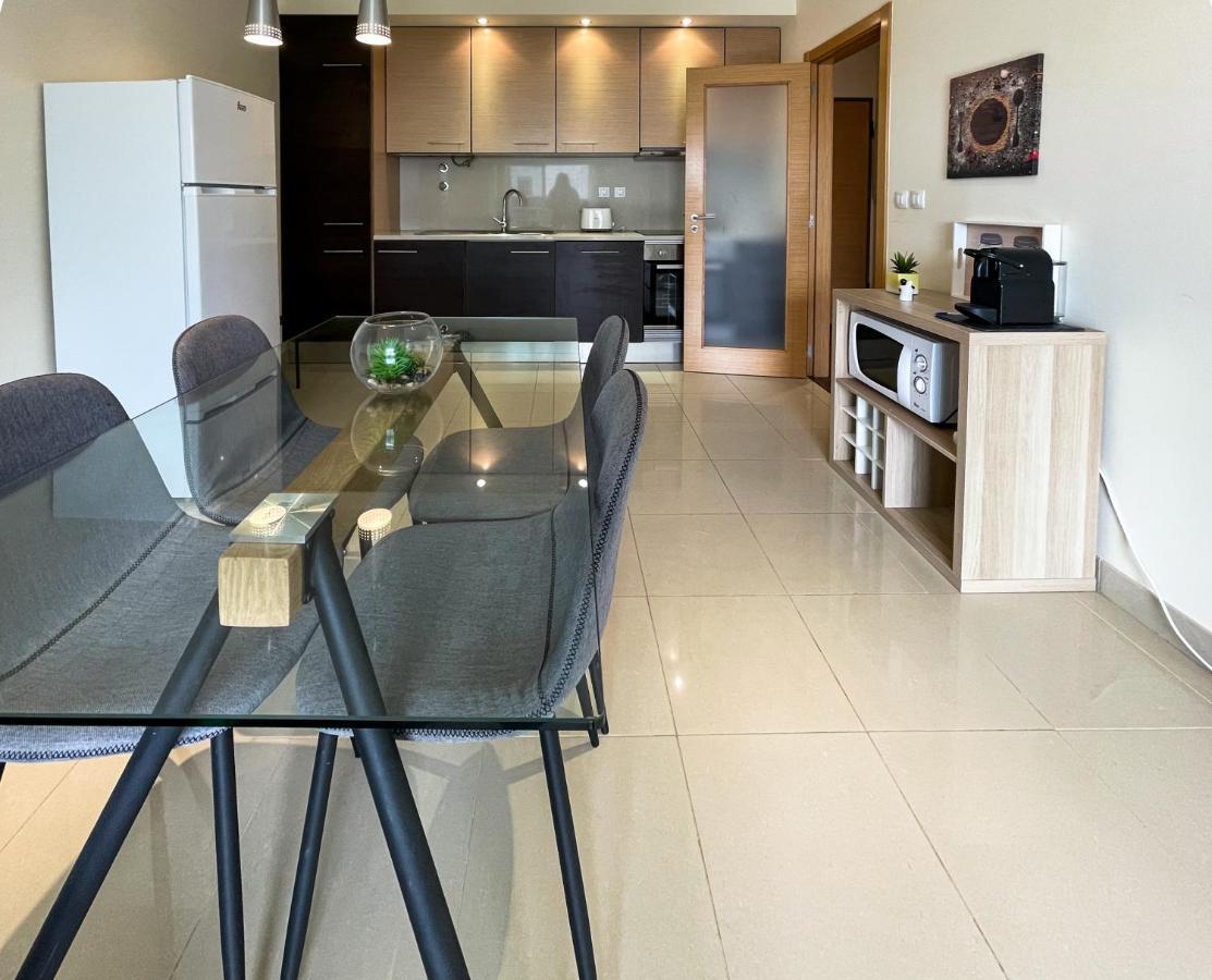 One Bedroom Apartment - Olhos De Gua - Next To The Supermarket Intermarch ออยุส ดิ อากวา ภายนอก รูปภาพ